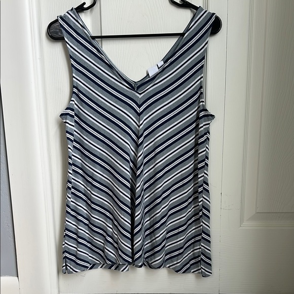GAP Black and White Asymmetrical Tank Top - Picture 1 of 5